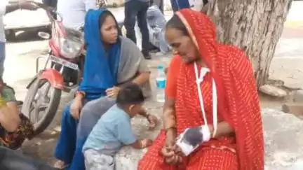 मुरैना नगर: गोपालपुरा में नाती ने मामूली बात पर दादी के साथ की मारपीट, पत्थर मारकर किया घायल, थाने में शिकायत
