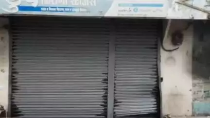 परळी: परळीच्या हमालवाडी स्टेशन रोड परिसरात चोरट्यांनी किराणा दुकान फोडण्याचे उघड, सीसीटीव्ही कॅमेरे ही चोरटे घेऊन फरार