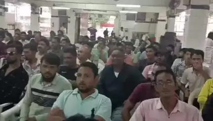 વડોદરા: મહોરમ પર્વ ને ધ્યાને લેતા કારેલીબાગ વિસ્તાર માં શાંતિ સમિતિ ની બેઠક યોજાઈ
