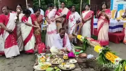 চুঁচুড়া-মগরা: চুঁচুড়ার কাপাসডাঙ্গা সার্বজনীন দুর্গোৎসব সমিতির খুঁটি পুজোতে উপস্থিত বিধায়ক