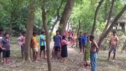 ঘাটাল: এক যুবকের ঝুলন্ত মৃতদেহ উদ্ধারকে ঘিরে চঞ্চল্য ছাড়াল  ঘাটাল পৌরসভার ২ নম্বর ওয়ার্ড এলাকায়