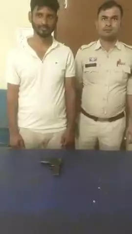 अभनपुर: अभनपुर थाना क्षेत्र में अवैध हथियार लेकर घूमते दो आरोपियों को किया गया गिरफ्तार