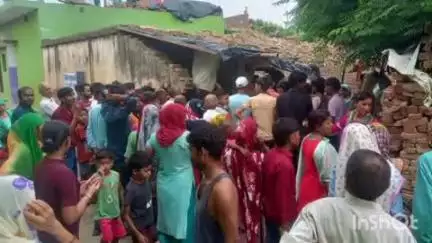 बिजनौर: गांव रतनपुर रियाया में घर के आंगन में बने मंदिर में मूर्ति स्थापित करने को लेकर हंगामा, मौके पर पहुंची पुलिस