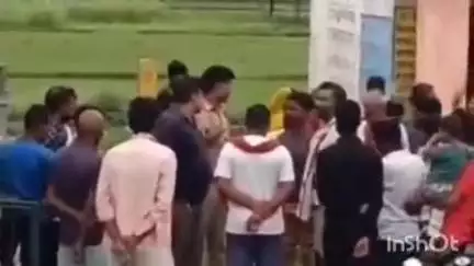रॉबर्ट्सगंज: बुड़हर कलां गांव में प्राथमिक स्कूल और आंगनबाड़ी केंद्र का ताला तोड़कर चोरों ने हजारों का सामान चुराया