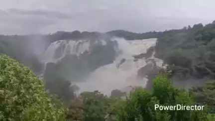 ಕೊಳ್ಳೇಗಾಲ: ಭೋರ್ಗರೆಯುತ್ತಿದೆ ಭರಚುಕ್ಕಿ; ಕಾವೇರಿ ಜಲ ವೈಭವದ ವೀಡಿಯೋ ನೀವೂ ನೋಡಿ