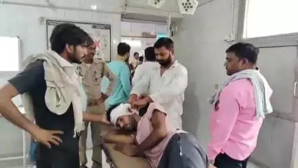 महोबा: सिजवाहा गांव में पूर्व विवाद को लेकर दबंग ने युवक के साथ लाठी-डंडों से की मारपीट, पीड़ित ने थाने में की शिकायत