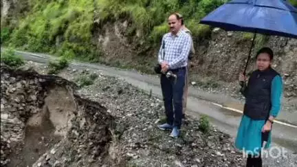 नैनीताल: DM और अध्यक्ष जिला आपदा प्रबंधन ने बारिश एवं मौसम विभाग की चेतावनी को देखते हुए सभी विभागों को अलर्ट रहने के निर्देश दिए