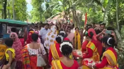 কোচবিহার ১: কোচবিহার জিরানপুরে রাস্তার কাজের সূচনা করলেন উত্তরবঙ্গ উন্নয়ন মন্ত্রী উদয়ন গুহ