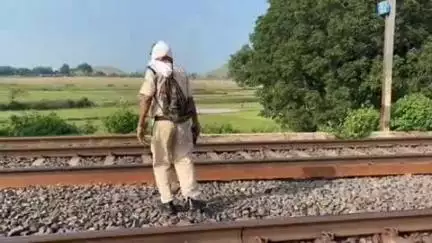 झाझा: दादपुर हॉल्ट के समीप पोल संख्या 373/4 के पास रेलवे लाइन किनारे मिला बुजुर्ग का शव