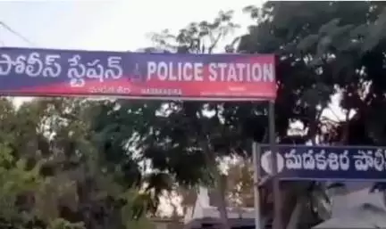 మడకశిర మండలం మనూరు గ్రామానికి చెందిన ముద్దమ్మ మృతిపై అనుమానం వ్యక్తం చేస్తున్న కుటుంబ సభ్యులకు.