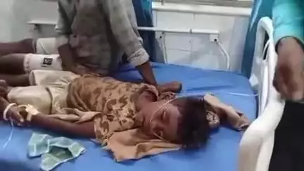 गुमला: अज्ञात बीमारी से पीड़ित बच्चे को सदर अस्पताल में इलाज के बाद रिम्स रेफर किया गया