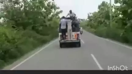 मोहम्मदी: डग्गामार वाहनों से हादसे को दावत, परिवहन विभाग के जिम्मेदार मौन, मोहम्मदी से लखीमपुर रोड का वायरल वीडियो