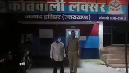 लक्सर: पीतपुर गाँव निवासी राजेंद्र पुत्र विरम सिंह को पुलिस ने कोतवाली क्षेत्र से अवैध कच्ची शराब के साथ किया गिरफ्तार