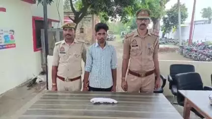 पुवायां: पुलिस ने भानपुर निबुआचक गांव में एक अभियुक्त को अवैध तमंचा और जिंदा कारतूस के साथ किया गिरफ्तार, भेजा जेल