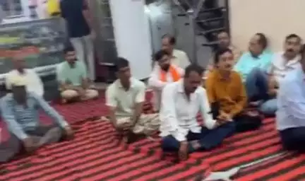 सीहोर नगर: रतलामी में शिव पालकी यात्रा को लेकर सिद्धेश्वर महादेव मंदिर समिति की बैठक आयोजित, रूपरेखा बनी