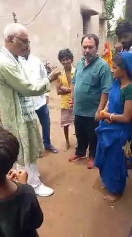 समाजसेवी सह झामुमो महानगर अध्यक्ष प्रदीप कुमार चौधरी आज वार्ड नंबर 2 के बसुवाडीह में भ्रमणकर लोगों के समस्याओं को जाना