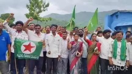 గిరిజన ఇంజనీరింగ్ కళాశాల, గిరిజన యూనివర్సిటీ పనులు పూర్తి చేయాలి
: డిమాండ్ చేసిన గిరిజన సంఘం నాయకులు