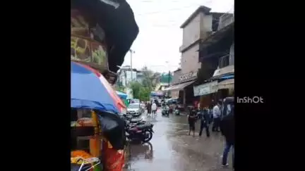 होशंगाबाद नगर: हलवाई चौक पर बारिश से दुकानों में भरा पानी, नगरपालिका की खुली पोल