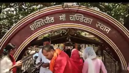 माँ चंडिका स्थान में शुल्क 500 रुपये गर्भग्रीव प्रवेश में