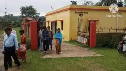 खूंटी: काडेतुबिद गांव में गोली मारकर और धारदार हथियार से काटकर ग्राम प्रधान की हत्या, भांजा घायल