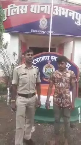 अभनपुर: अभनपुर थाना क्षेत्र में नाबालिग को बहला फुसलाकर दुष्कर्म करने वाले आरोपी को पुलिस ने किया गिरफ्तार