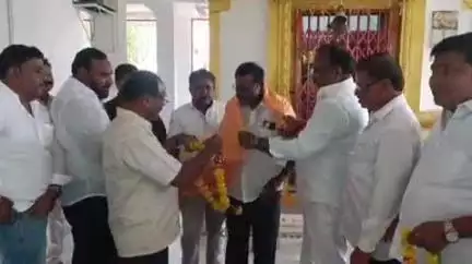ఆర్మూర్: పట్టణంలోని హౌసింగ్ బోర్డు కాలనీలో శ్రీ భక్తాంజనేయ ఆలయంలో నూతన ఆలయ కమిటీ ఎన్నిక