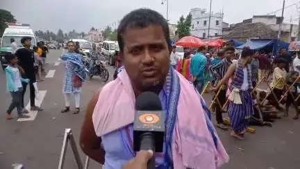 କେନ୍ଦ୍ରାପଡା: ବ୍ରହ୍ମ ତାଳଧ୍ୱଜା ରଥ ଅଟକିବା ନେଇ ରଥଦାଣ୍ଡରେ ପ୍ରତିକ୍ରିୟା ରଖିଲେ ସେବାୟତ ଜ୍ୟୋତି ରଞ୍ଜନ ପତ୍ରୀ