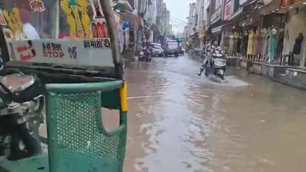अम्बाला: जलभराव से कपड़ा मार्केट में हुआ जलभराव, व्यापारी परेशान