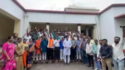 सुभेदारी गेस्ट हाऊस येथे मनसे पदाधिकाऱ्यांची बैठक संपन्न, मुंबई येथील मराठी मोर्चात पदाधिकारी होणार सहभागी