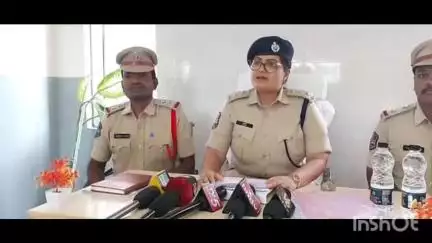 అదిలాబాద్ అర్బన్: నకిలీ సర్టిఫికెట్ల కేసులో ముగ్గురి అరెస్ట్, వివరాలు వెల్లడించిన ఉట్నూరు ఎస్పీ కాజల్ సింగ్
