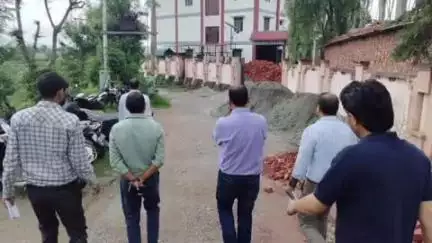 चम्पावत: जिलाधिकारी ने किया कलेक्ट्रेट परिसर का निरीक्षण, दिए आवश्यक निर्देश