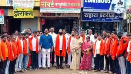 हिंगोली: शहरातील शिवसेना कार्यालय येथे जयपूर येथील सरपंच व इतरांनी आमदार संतोष बांगर यांच्या उपस्थितीत केला पक्षप्रवेश