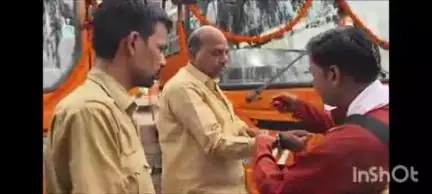 गोला गोकरणनाथ: गोला में सावन मेला शुरू होने से पूर्व गोला रोडवेज को मिली यात्रियों की सुविधा के लिए पांच नई बसों की सौगात