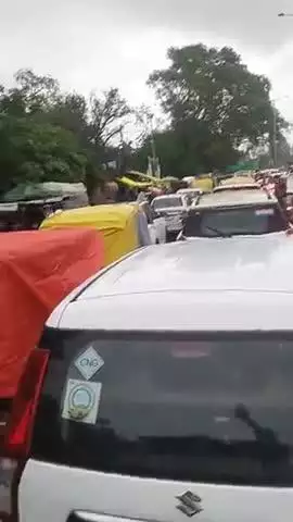 Idea mein itna jaam laga hua hai barsat ke Mausam mein@#