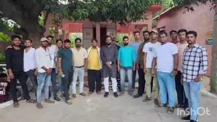 सोनभद्र बंशी सुर्यपुर: जदयू युवा नेता उत्तम कुशवाहा ने वंशी शेरपुर सहित कई गांवों में जदयू के लिए मतदाताओं को किया गोलबंद
