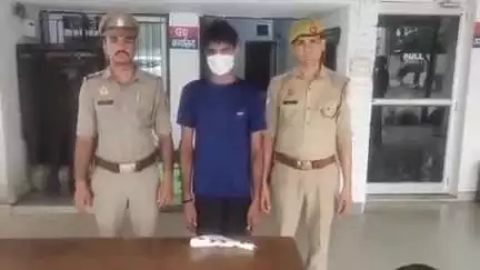 धौलाना: थाना धौलाना पुलिस ने चेकिंग के दौरान एक अभियुक्त को गिरफ्तार किया, जिसके कब्जे से अवैध असलहा बरामद