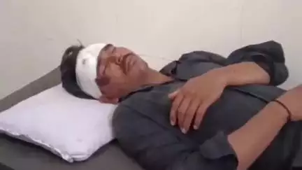 महाराजगंज: महराजगंज नगर के चौक मार्ग पर दो बाइकों की आपस में टक्कर, दो युवक गंभीर रूप से घायल