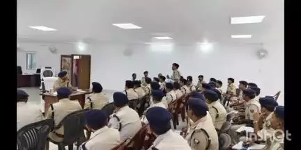 सुपौल: एसपी की अध्यक्षता में मोहर्रम पर्व को लेकर पुलिस ऑफिस में पुलिस पदाधिकारियों के साथ समीक्षा बैठक हुई