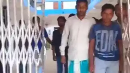 সুতি ২: লক্ষ্মীপুরে বোমা তৈরি করার সময় পুলিশের জালে গ্রেপ্তার ৪, উদ্ধার ১৪টি বোম