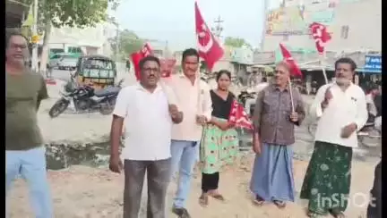 క్రోసూరు పట్నంలో మురుగునీటి సమస్యను పరిష్కరించాలని సిపిఐ పార్టీ ఆధ్వర్యంలో ధర్నా