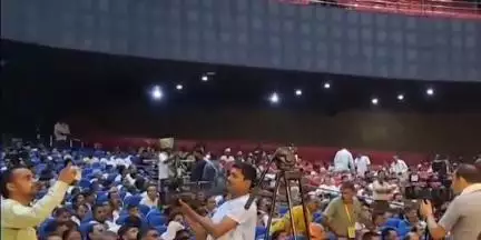 पटना ग्रामीण: बापू सभागार में तेजस्वी यादव के वैश्य महासम्मेलन में आधी कुर्सियां रह गईं खाली