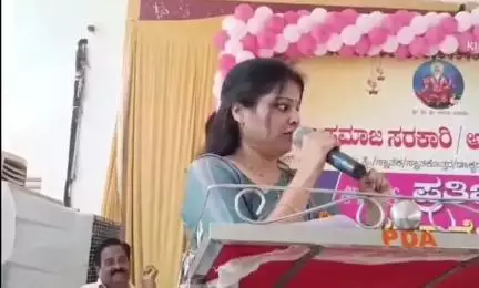 ಕಲಬುರಗಿ: ನಗರದಲ್ಲಿ ಸವಿತಾ ಸಮಾಜದ ಸರ್ಕಾರಿ ಅರೆ ಸರ್ಕಾರಿ ನೌಕರರ ಸಂಘದಿಂದ ಪ್ರತಿಭಾ ಪುರಸ್ಕಾರ ಕಾರ್ಯಕ್ರಮ