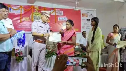 रामगढ़: बहमषि धर्मशाला, रामगढ़ में प्रभात खबर द्वारा प्रतिभा सम्मान समारोह का आयोजन