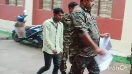 পুরুলিয়া ২: সোনকুপিতে মাধ্যমিক শিক্ষা কেন্দ্রের তালা ভেঙে মিড ডে মিলের সামগ্রী চুরির অভিযোগে গ্রেপ্তার 1, পেশ আদালতে