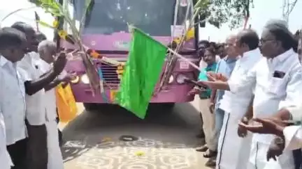 சங்கராபுரம்: பழையசிறுவங்கூரின் நீண்ட நாள் கனவை நிறைவேற்றிய ரிஷிவந்தியம் எம்.எல்.ஏ வசந்தம் -சாலையின் இருபுறமும் நின்று வரவேற்ற மக்கள்