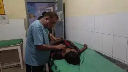 पुवायां: शाहजहांपुर में बाइक से गिरकर गंभीर रूप से घायल हुई महिला को नहीं मिली एंबुलेंस, हुई मौत