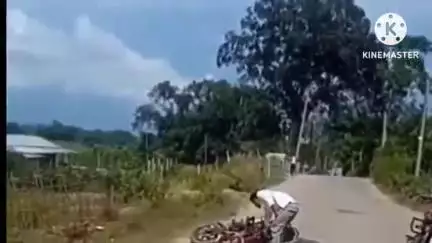 নাজিৰা: গেলেকীৰ সুন্দৰলাল একাডেমীৰ সন্মুখত ভয়ংকৰ পথ দুৰ্ঘটনাত গুৰুতৰভাৱে আহত হল এজন বাইক আৰোহী