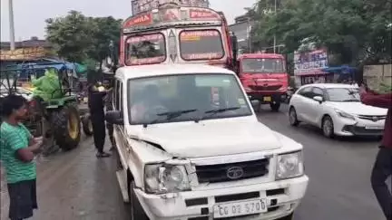 अंबिकापुर: दारिमा मोड़ पर ट्रक ने पुलिस वाहन को मारी टक्कर, नशे में धुत चालक को हिरासत में लिया गया