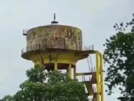देवास नगर: देवास जिले के सतवास में पानी की टंकी पर चढ़ा व्यक्ति, पुलिस ने सूझबूझ से उतारा
