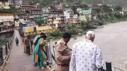 निरमंड: जगातखाना में एक व्यक्ति ने सतलुज नदी में लगाई छलांग, तलाश जारी